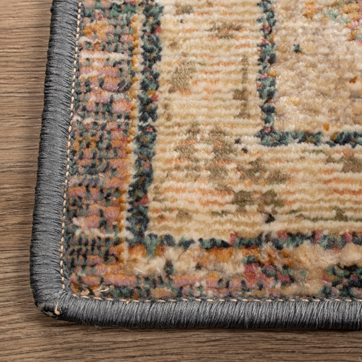 Superior Hestia Traditional Floral Medallion Indoor Area Rug