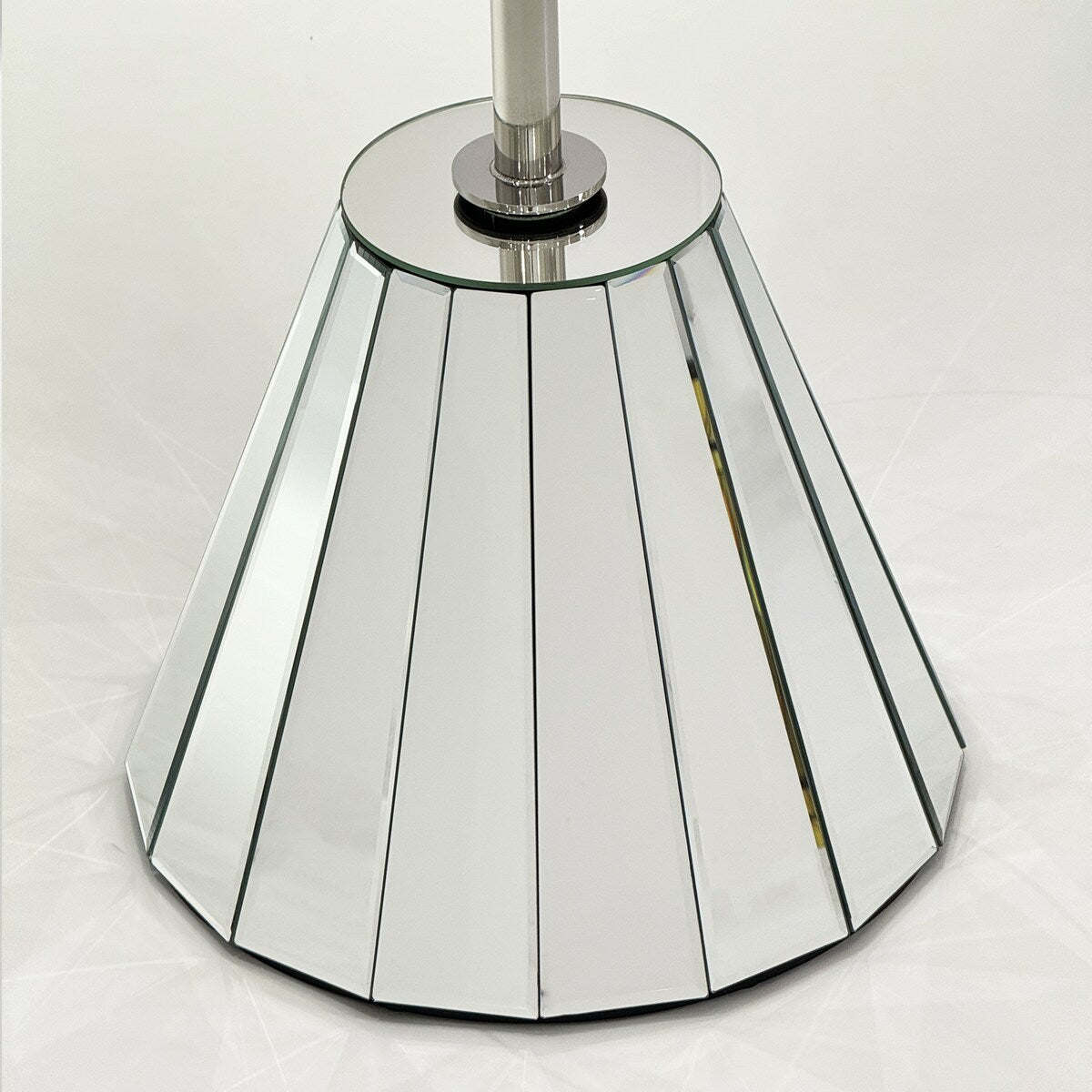 Mirrored Coffee Table Side Table Tempered Glass Desktop Round End Table Small Side Table Bedside Table Night Stand