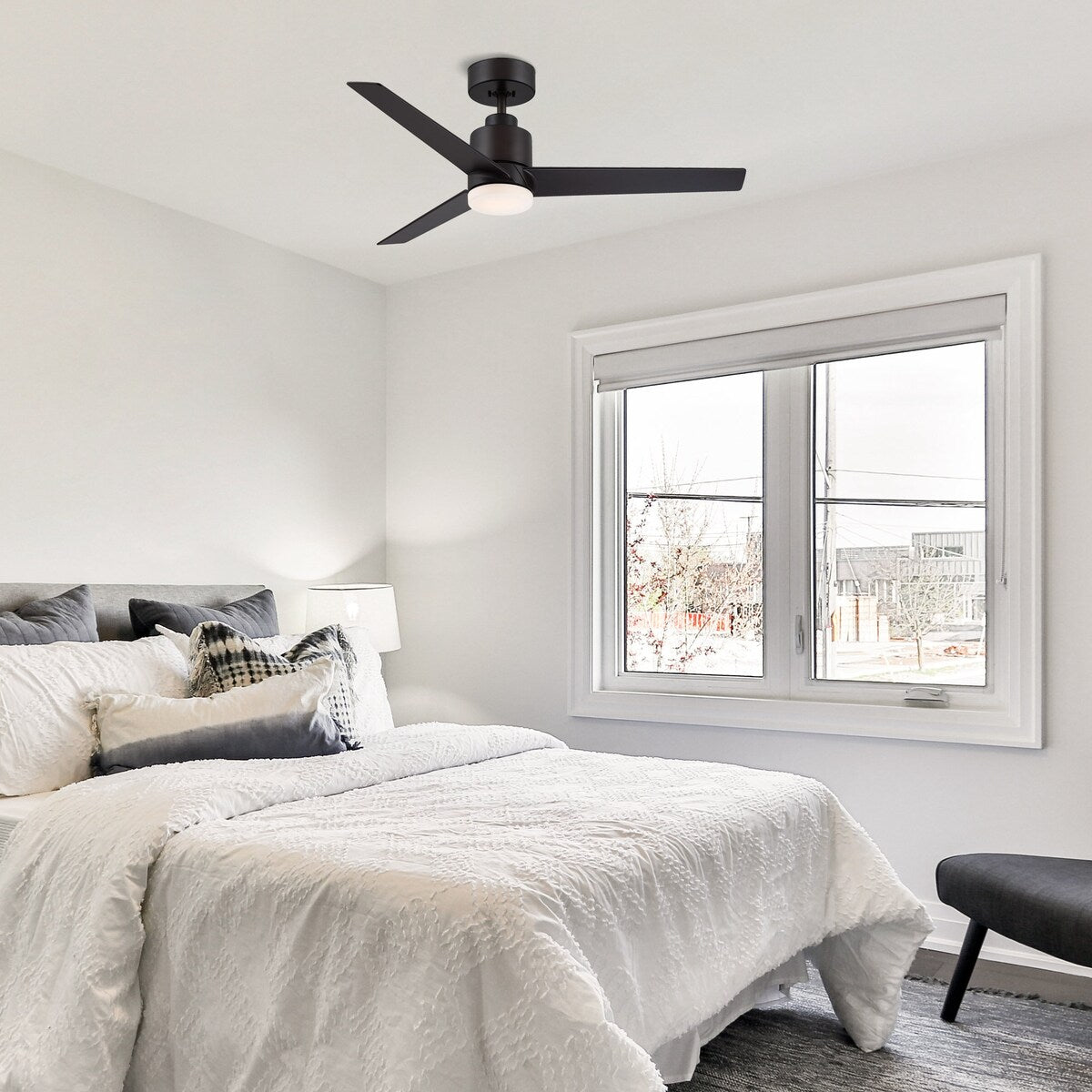 Modern 44-in ORB 3-Blade LED Integrated Ceiling Fan with Light and Remote - 44-in W