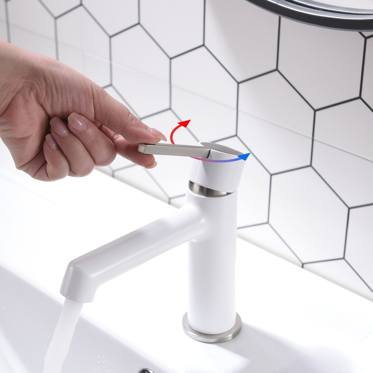 Modern Bathroom Sink Faucet Single Handle and 1 Hole