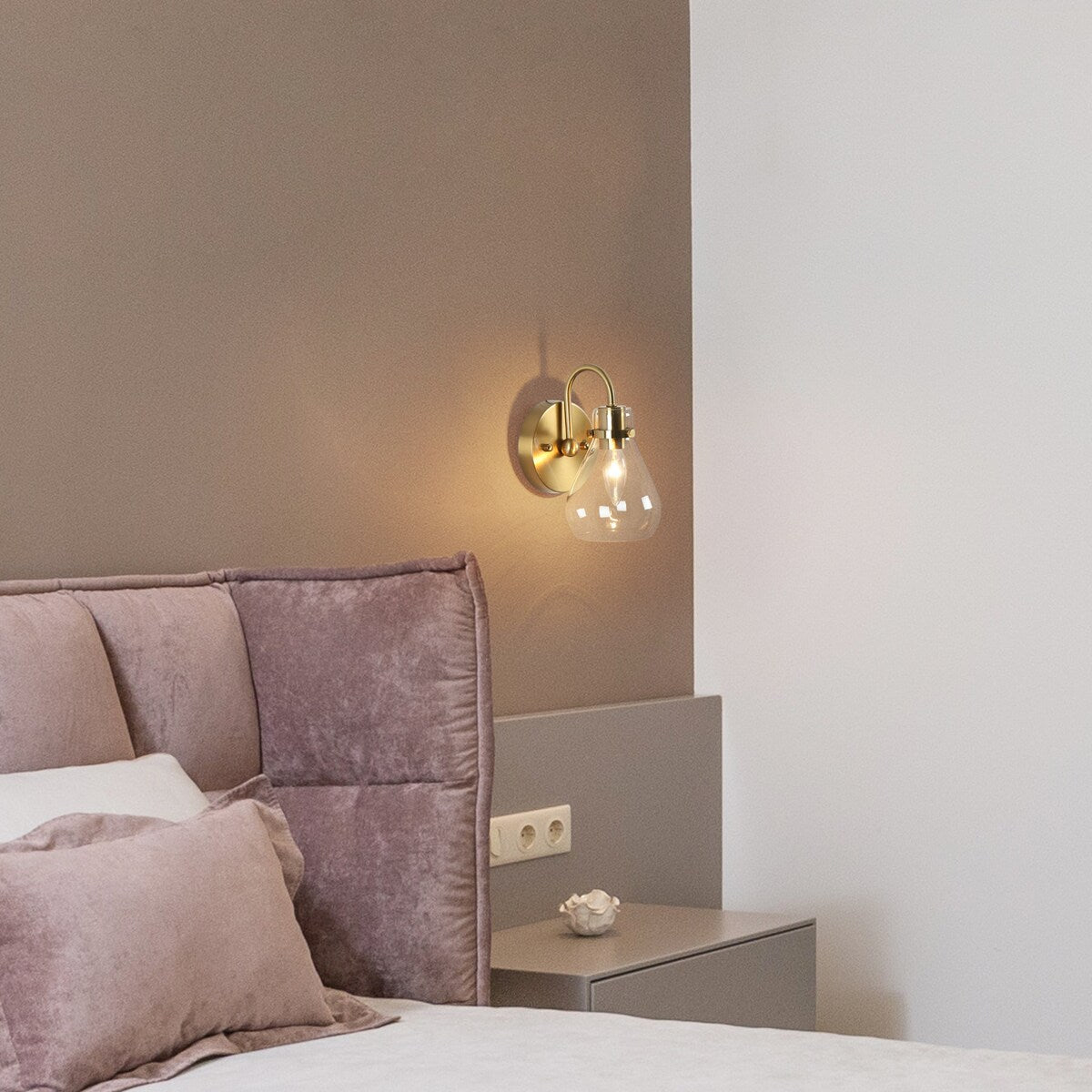 Nalia Modern Brass Gold Bathroom Vanity Light Linear Glass Wall Sconces for Powder Room