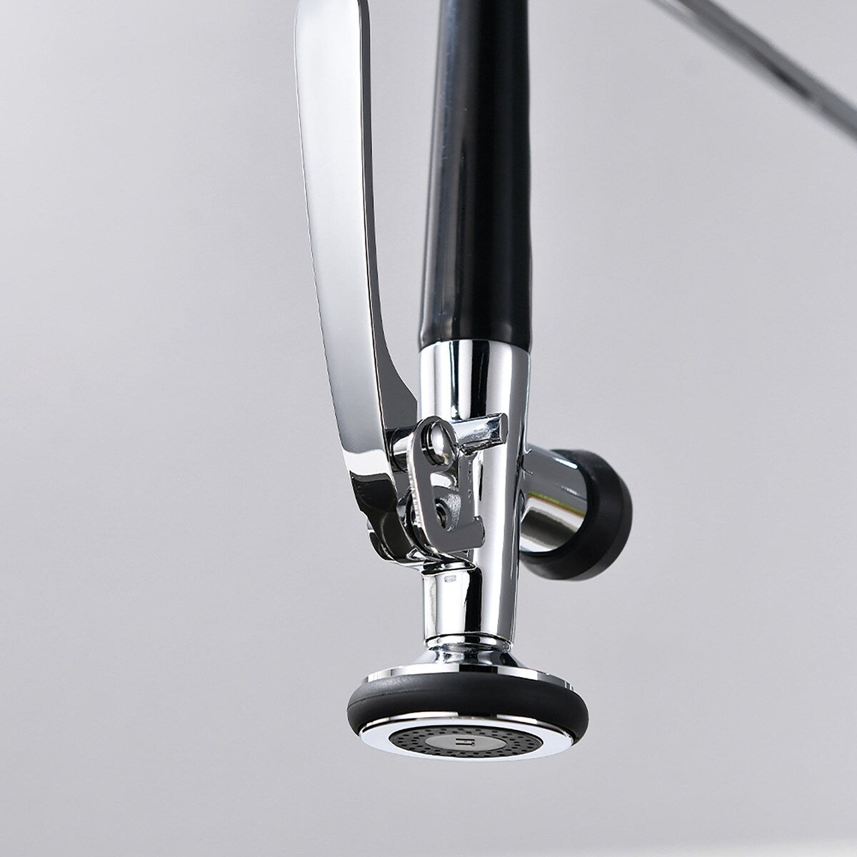 Modern Single Handle Pull-down Kitchen Sink Faucet