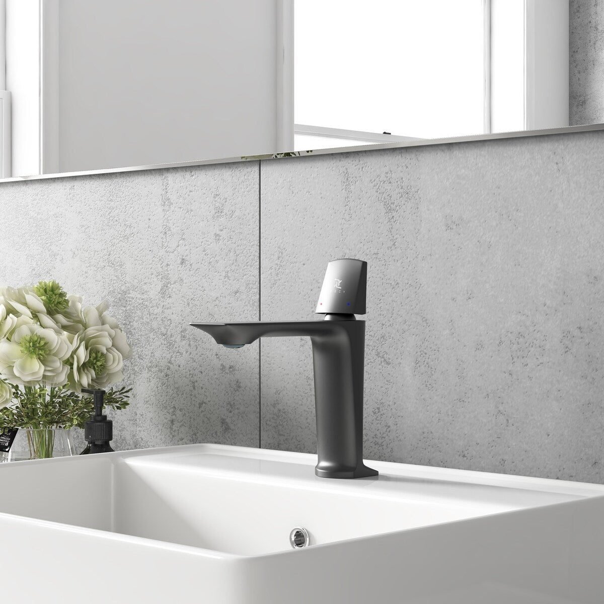 Modern Single Hole Deck Mounted Bathroom Basin Faucet