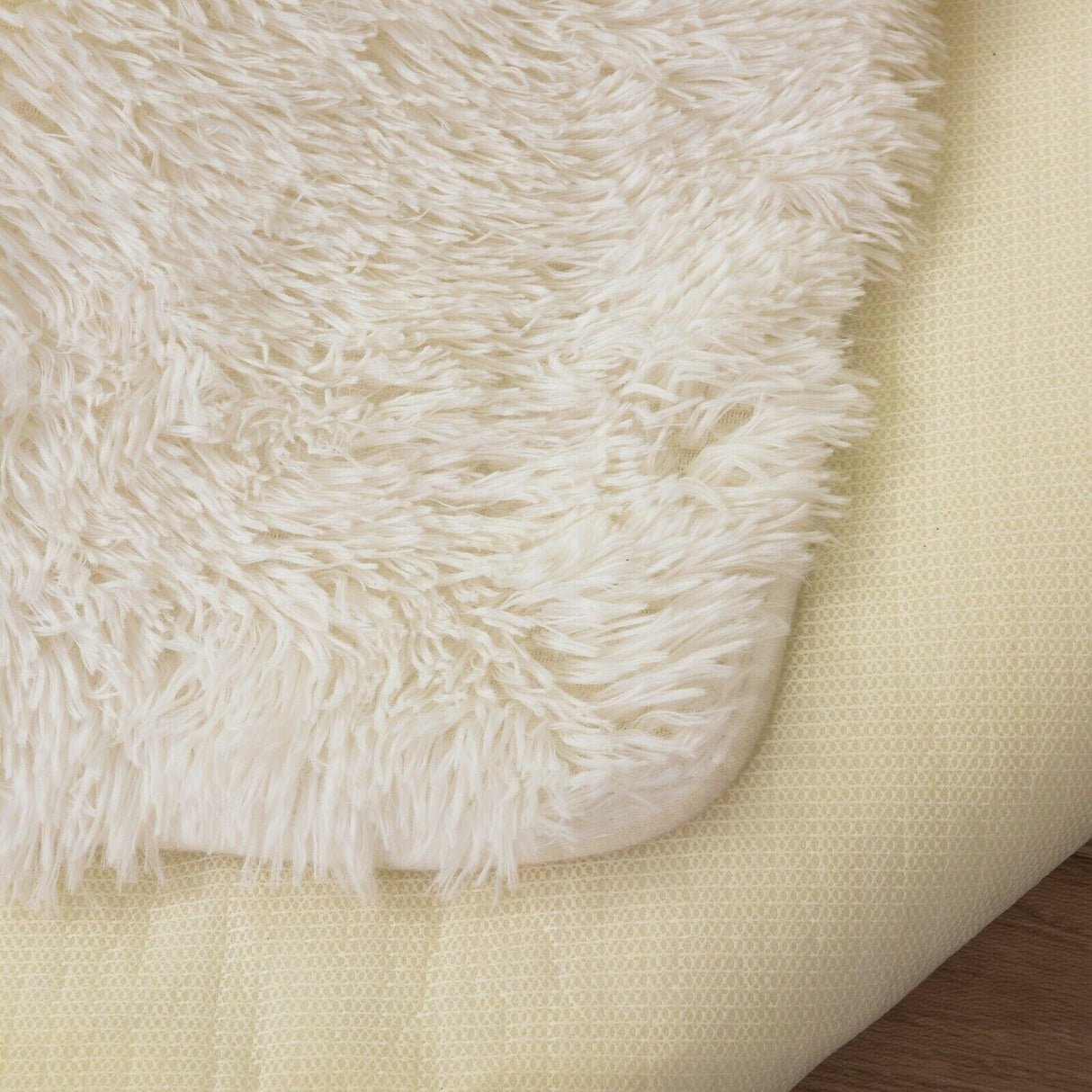 Modern Soft PV Plush Furry Area Rug - Non-Slip Fuzzy Shag - Floor Carpet for Bedroom, Living Room, Nursery - Solid Color