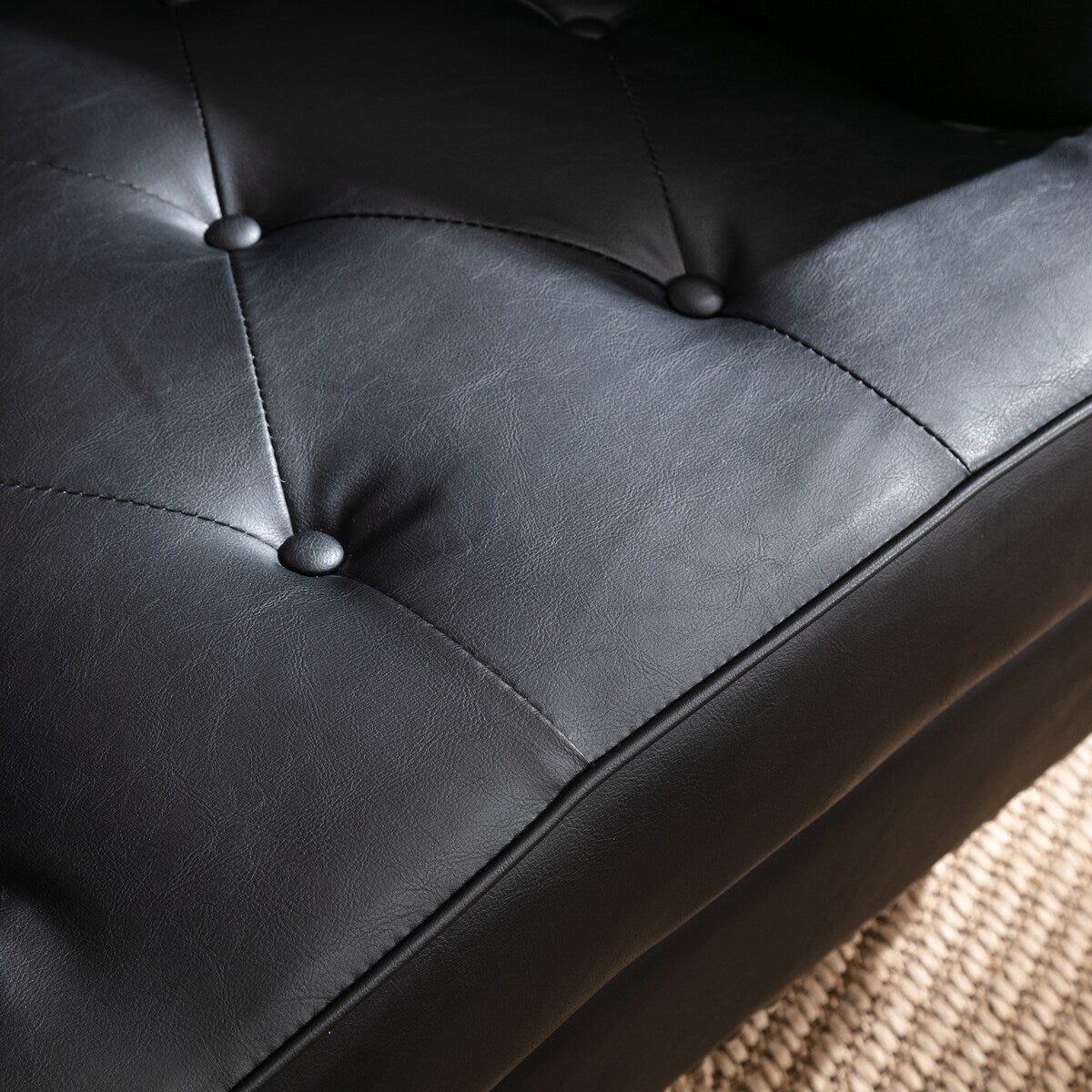 Modern Style PU Leather Club Chair