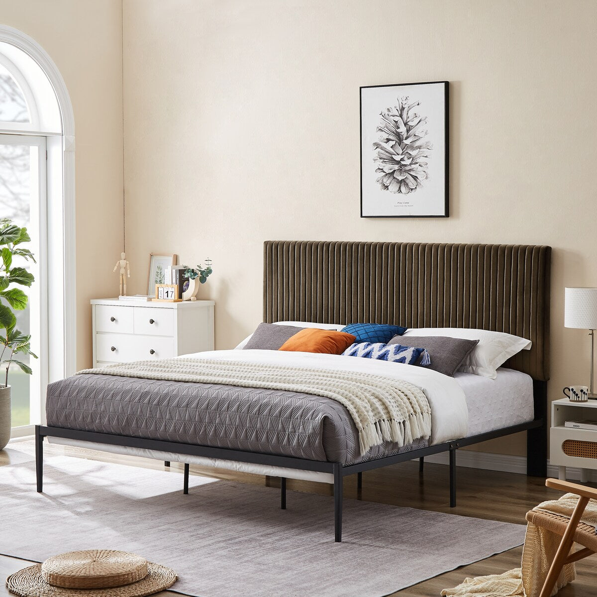 Modern Style Velvet Upholstered Platform Bed, Strong Metal Frame, Easy Assembly, King Size