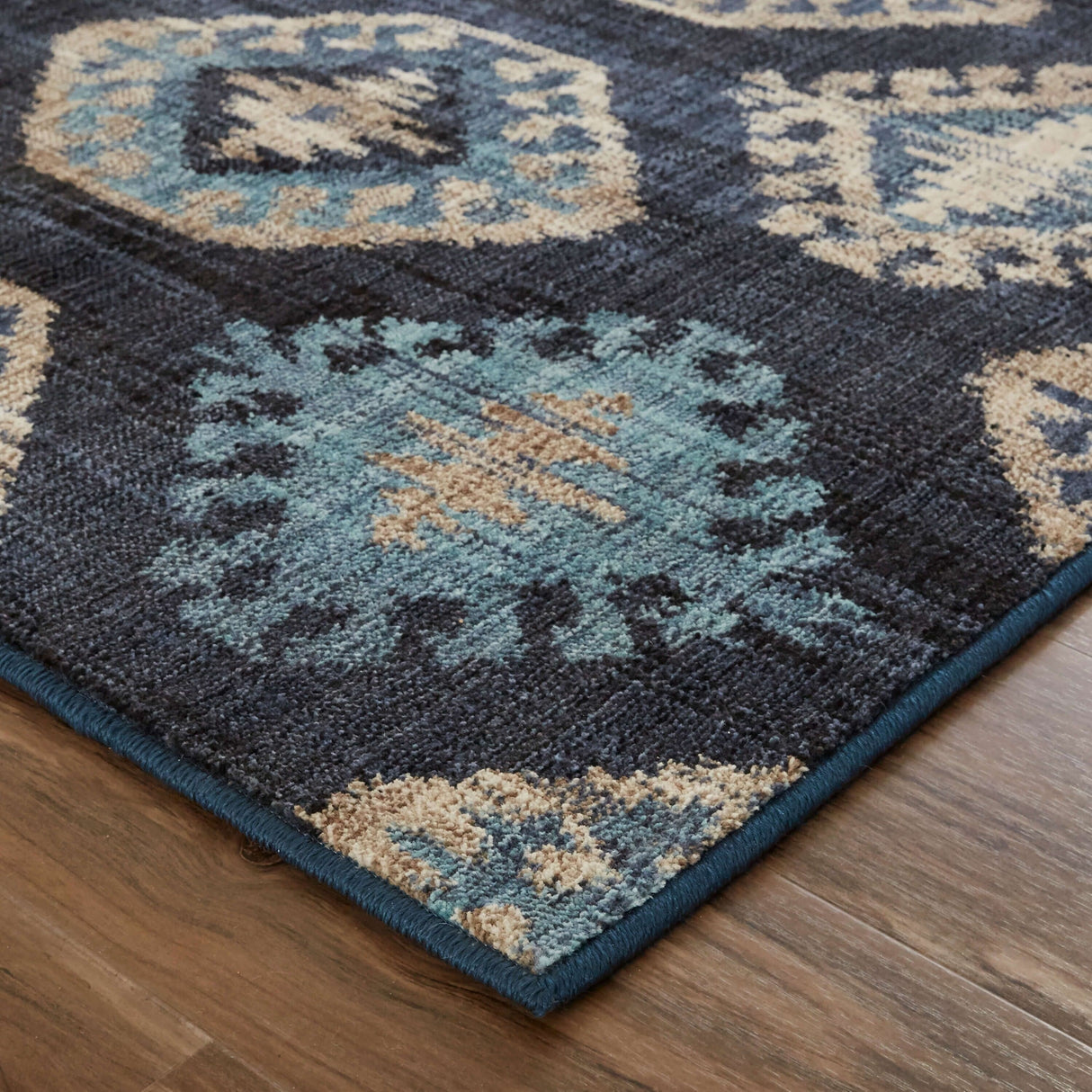 Mohawk Home Metropolitan Ion Medallion Area Rug