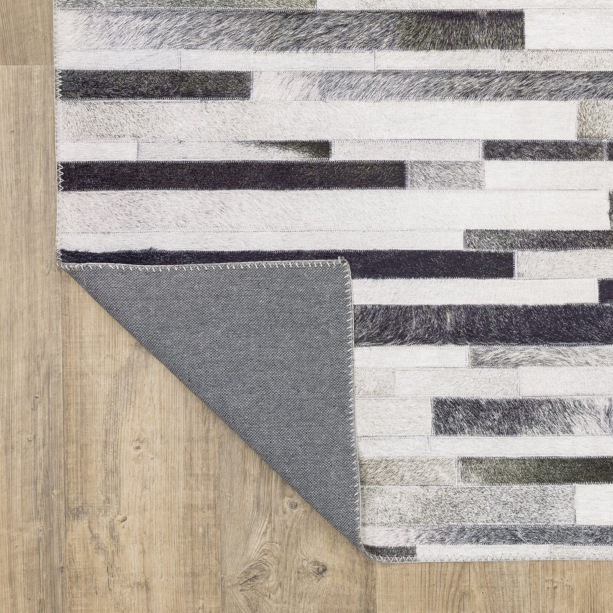 Vista Home Montreux Geometric Animal Print Gray Area Rug
