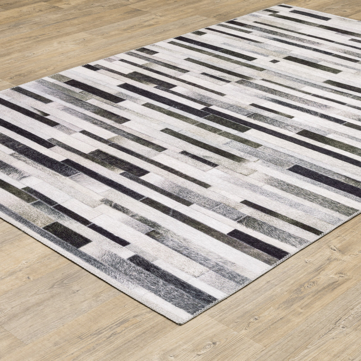 Vista Home Montreux Geometric Animal Print Gray Area Rug