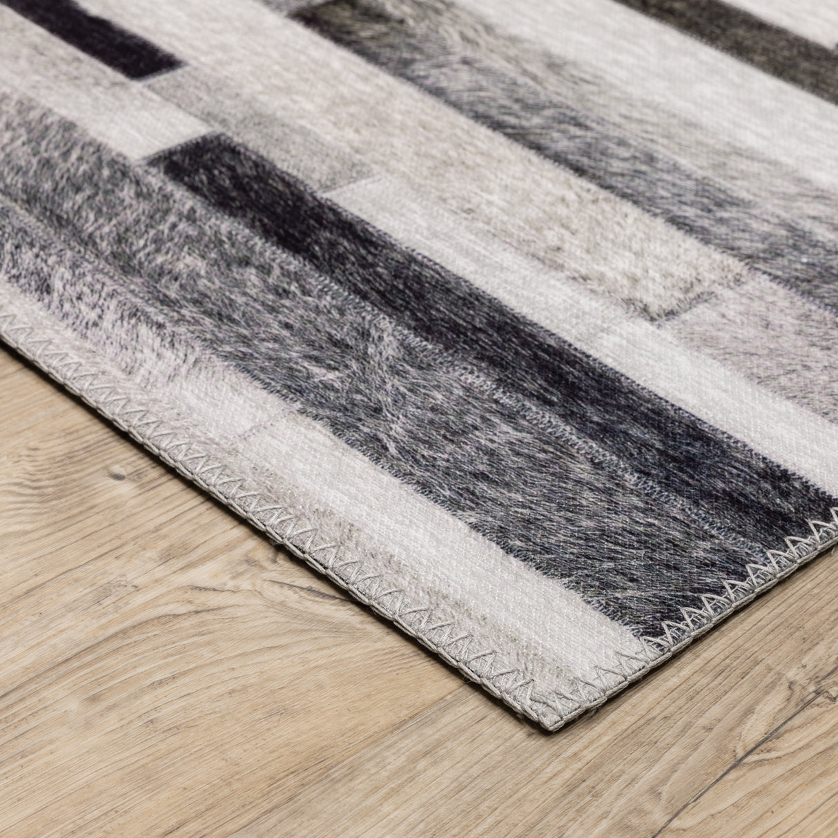 Vista Home Montreux Geometric Animal Print Gray Area Rug