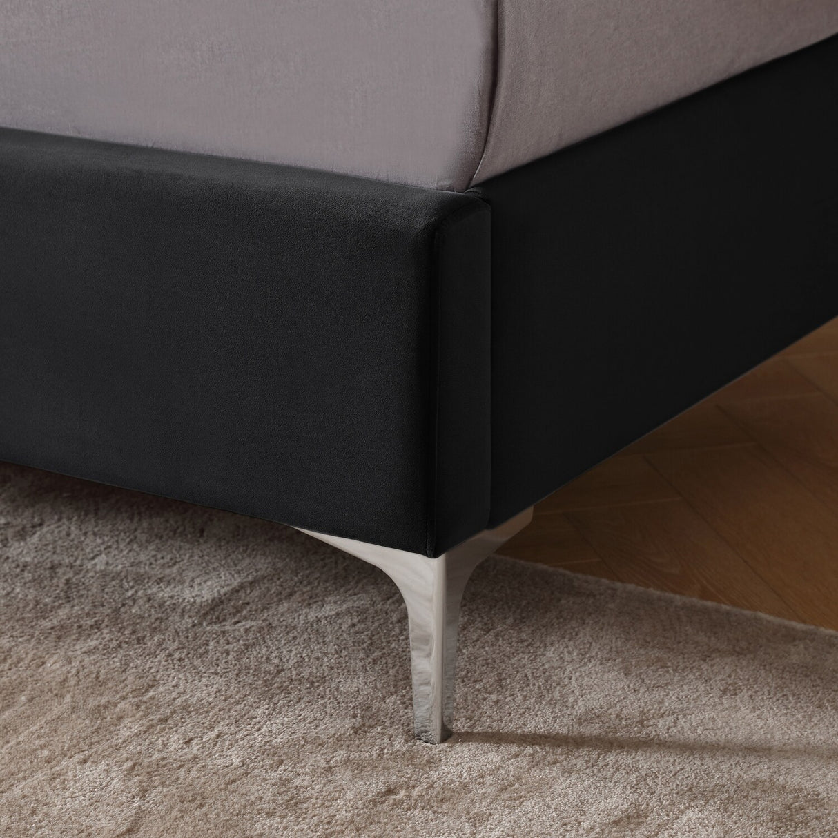 Morden Fort Queen Size Velvet Upholstered Platform Bed Frame with 6 inches Metal Legs