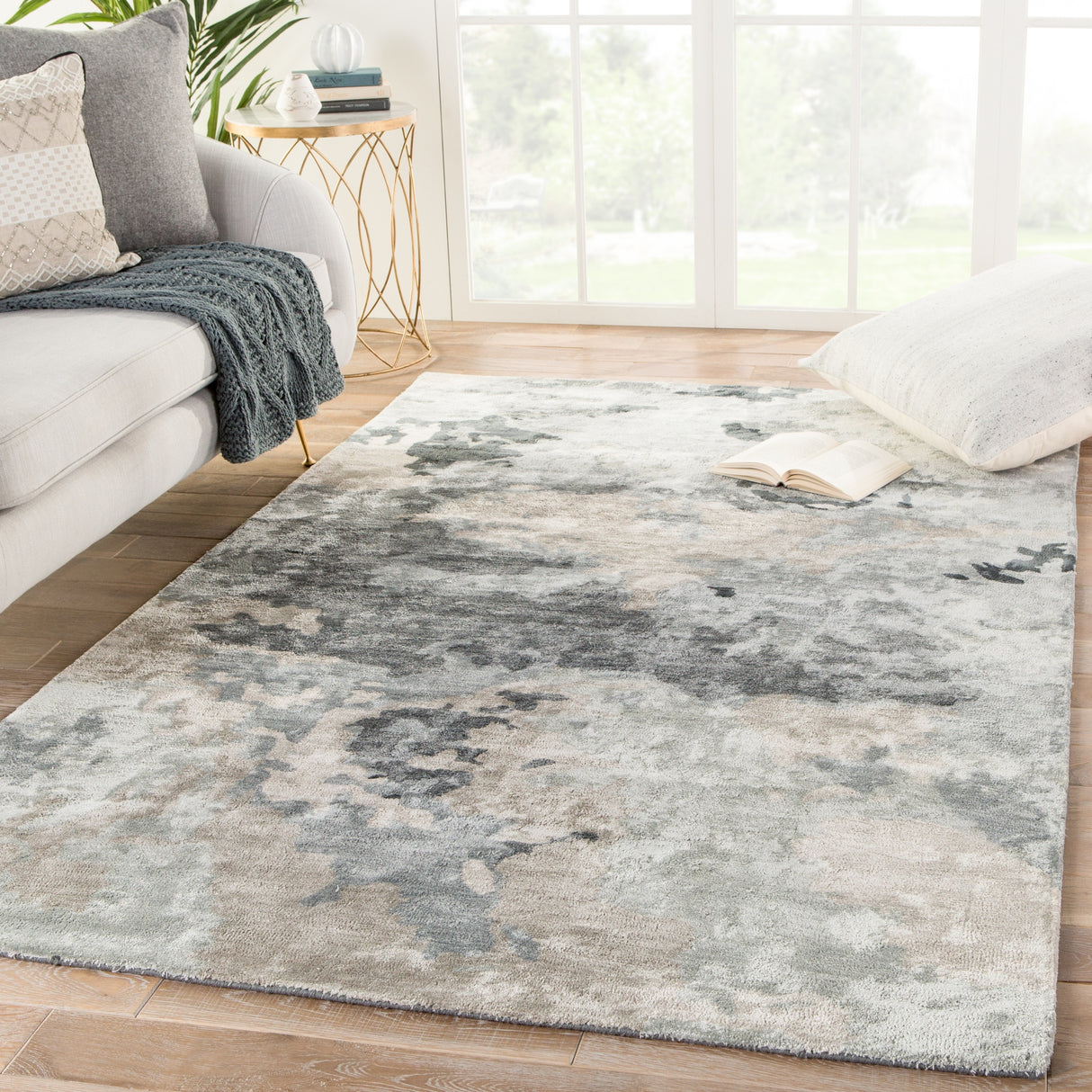 Mudra Handmade Abstract Gray/ Dark Blue Area Rug