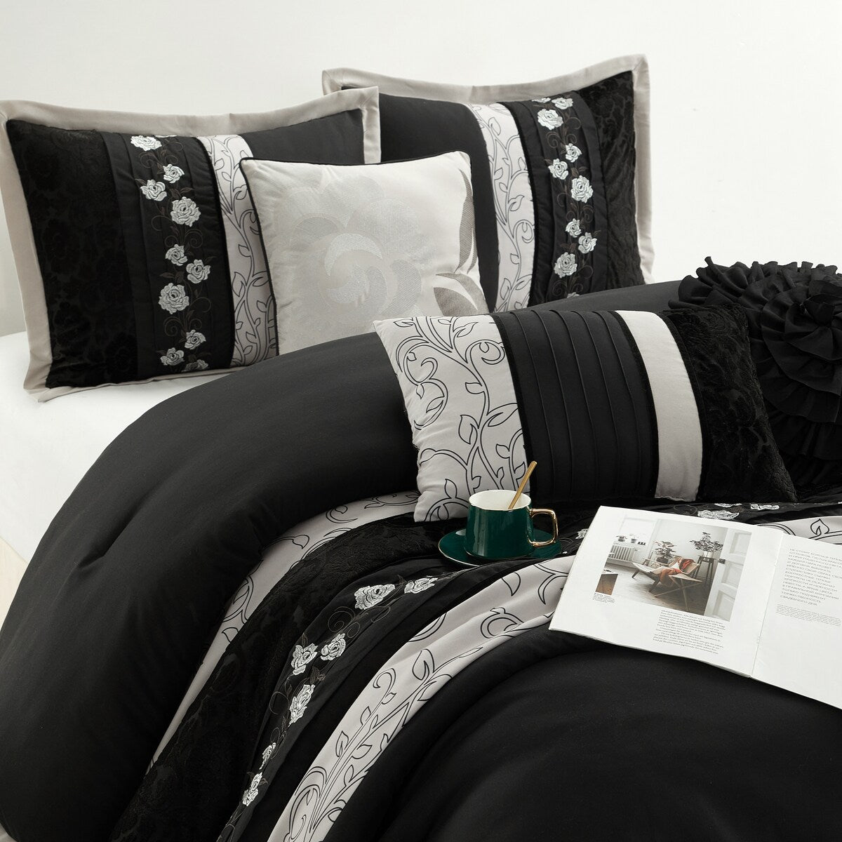 Nanshing Stella Black 7-Piece Roses Design Comforter Set