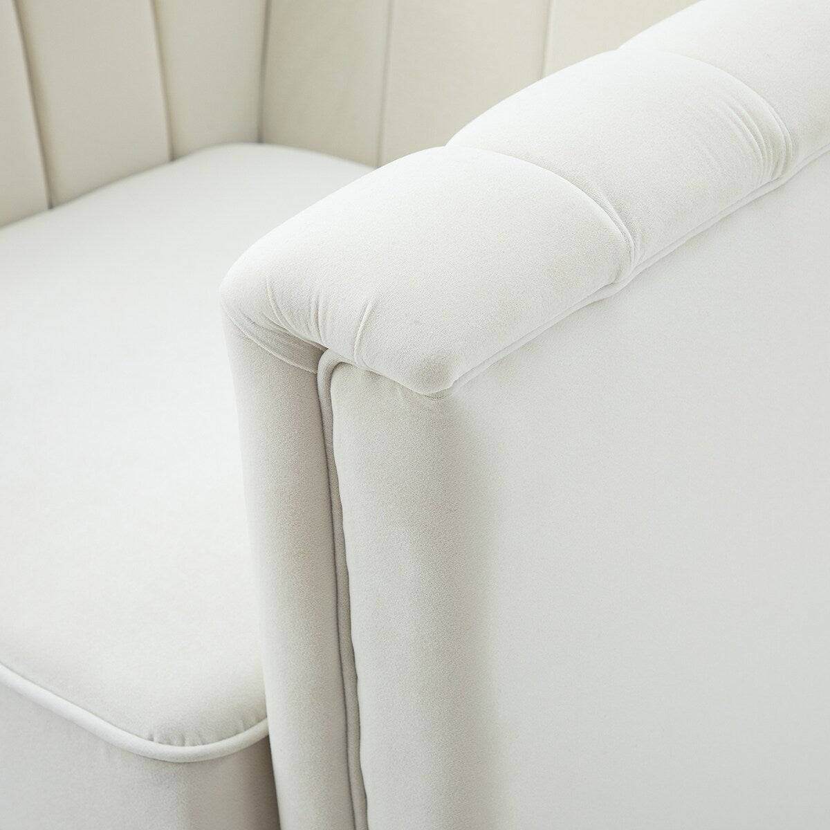 Narciso 31.9" Wide Arm Chair with Channel-tufted Design