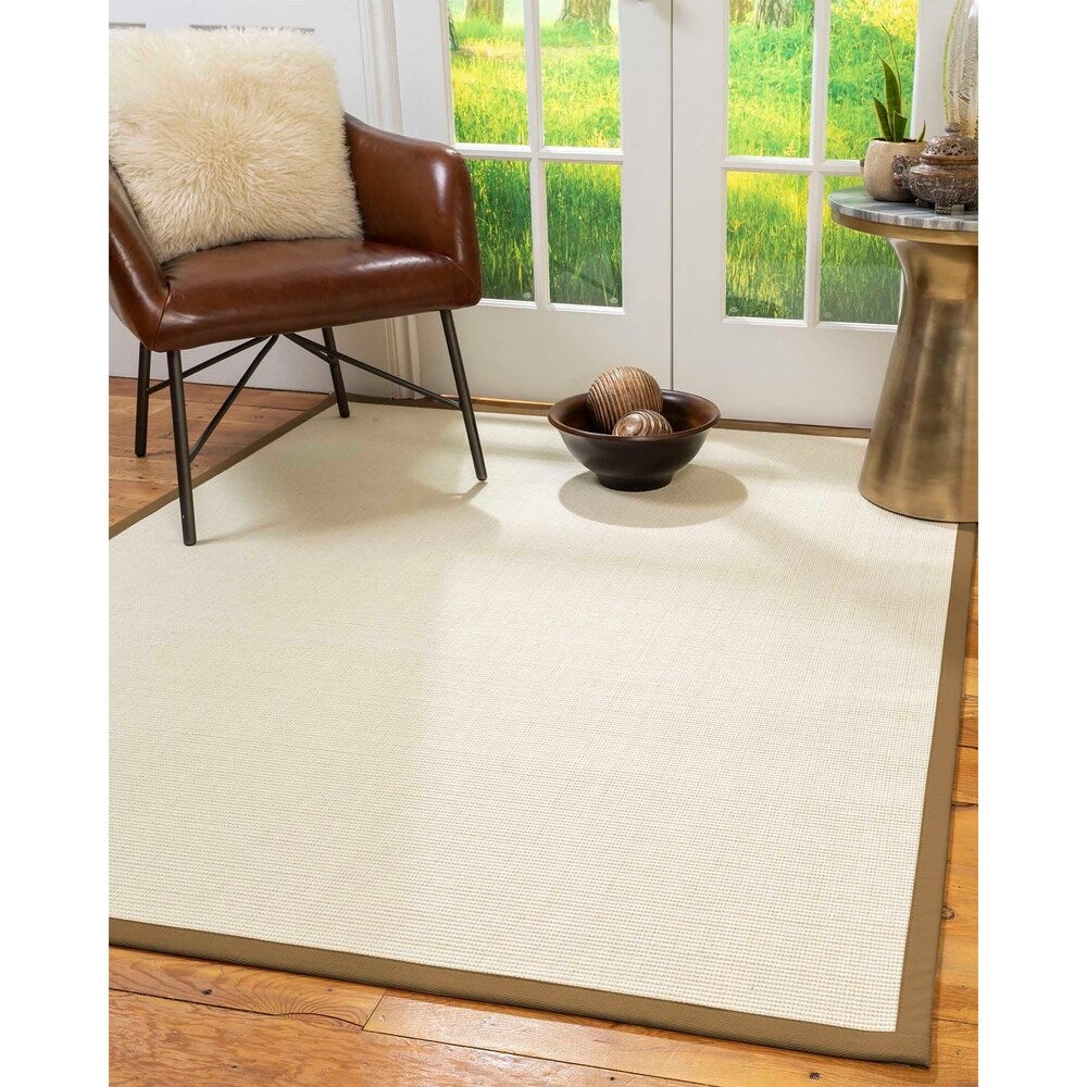 Natural Area Rugs 100%, Natural Fiber Handmade Icon, White Wool/Sisal Rug, Squirrel Border - 6' x 9'