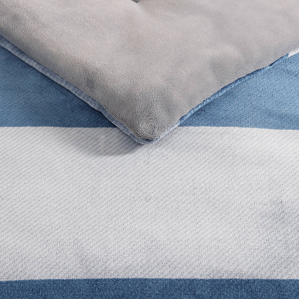 Nautica Linden Fleece Navy Reversible Comforter Set