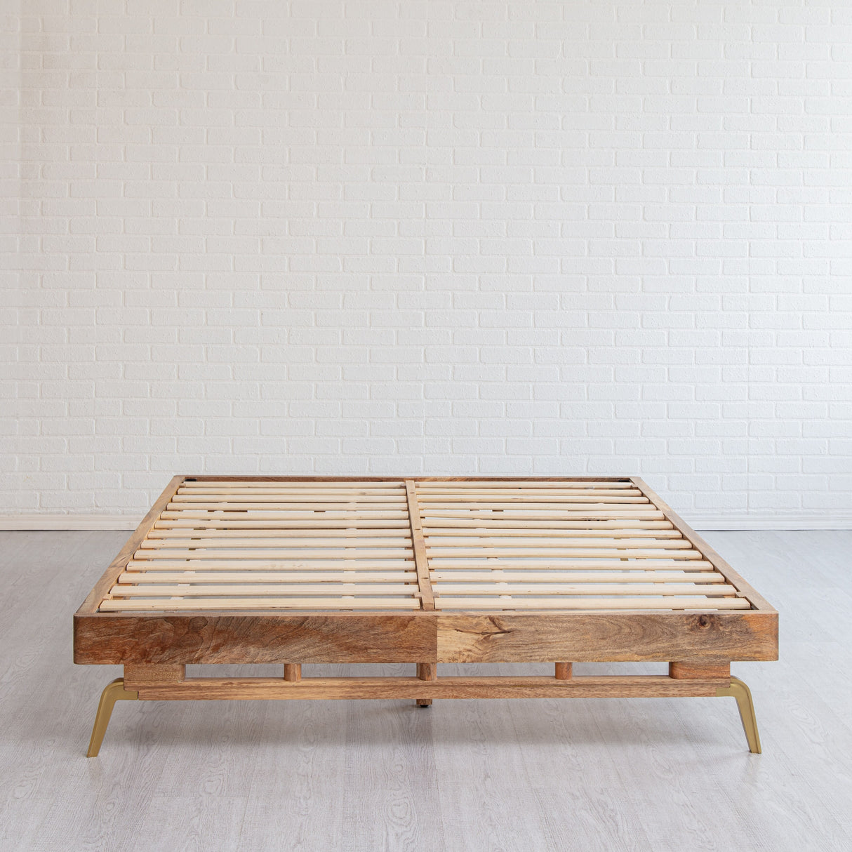MH London Nelson Mango Rustic Wood Queen-size Platform Bed