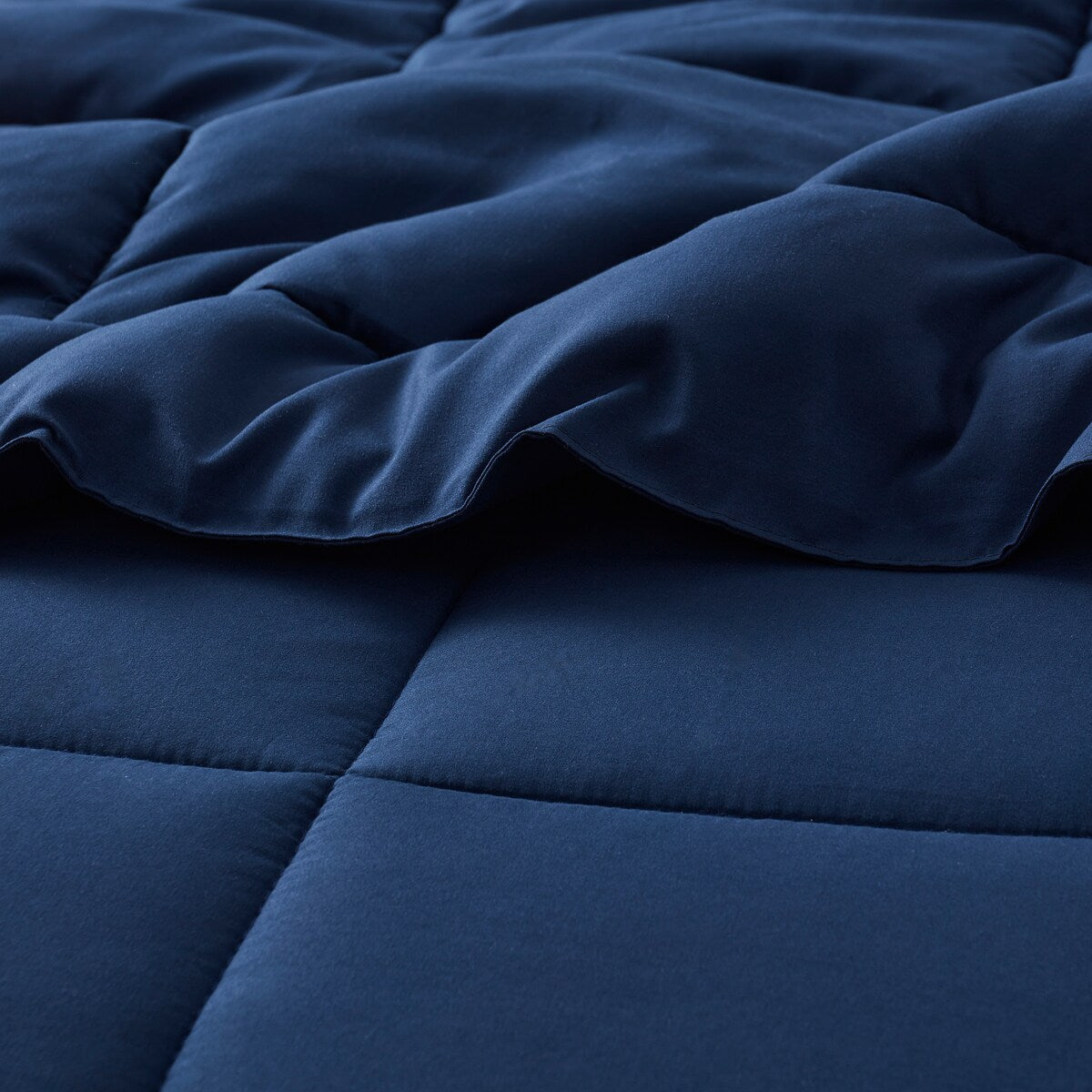 Nestl All Season Lightweight Down Alternative Comforter