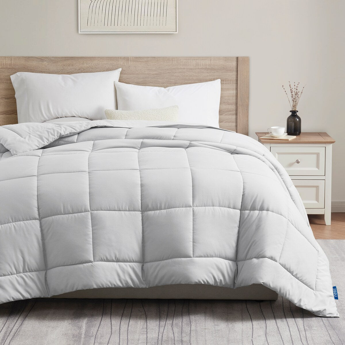 Nestl All Season Lightweight Down Alternative Comforter