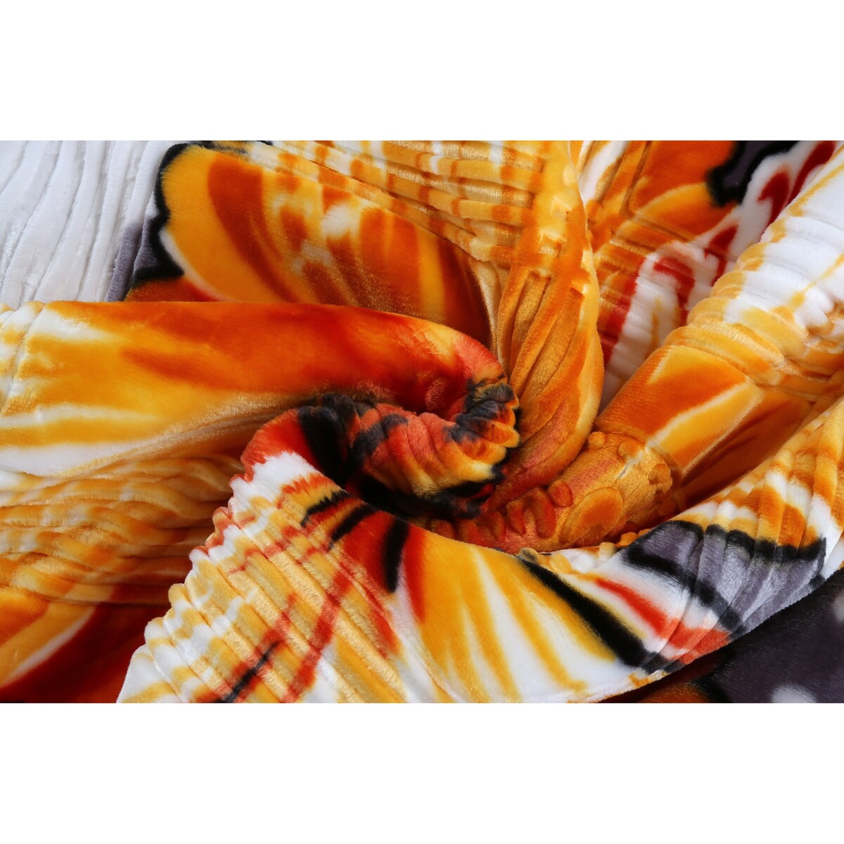 Nestl Velvet 2 Ply Heavy Reversible Printed Raschel Blanket