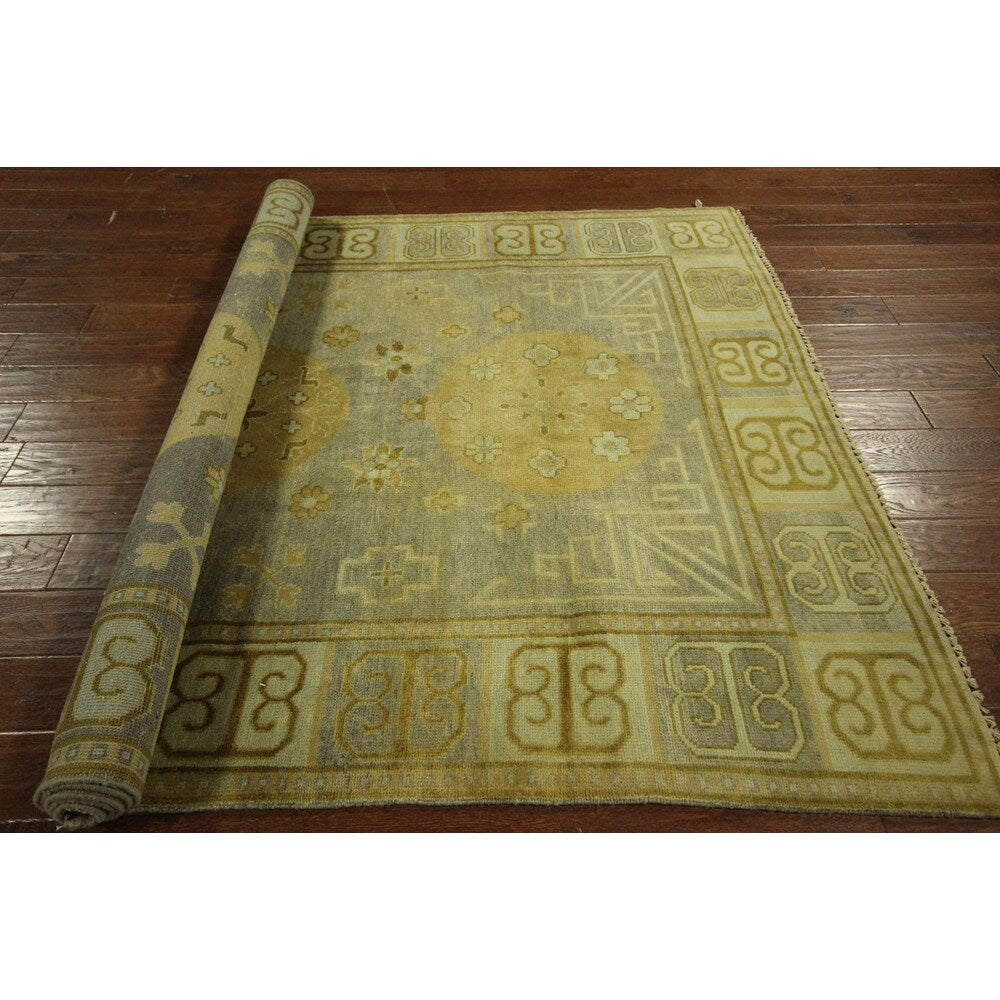 Flora Khotan Hand-knotted Wool Sky Blue Vege Dyed Oriental Rug (6' x 9') - 6' x 9'