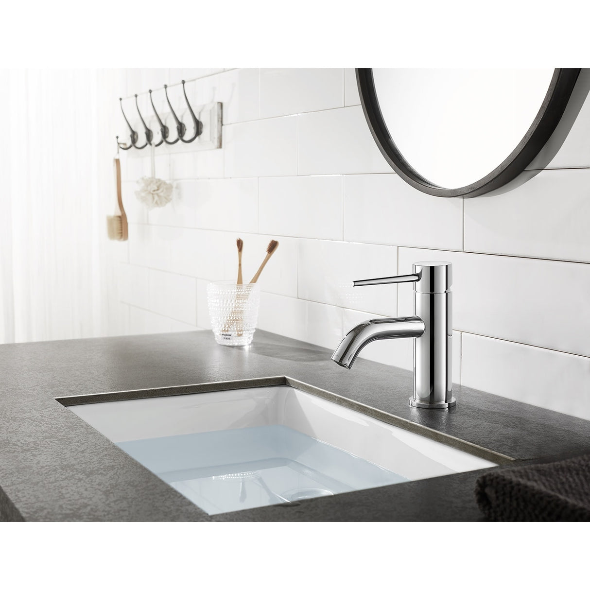 Kingston Brass New York Single-Handle 1-Hole Deck Mount Bathroom Faucet