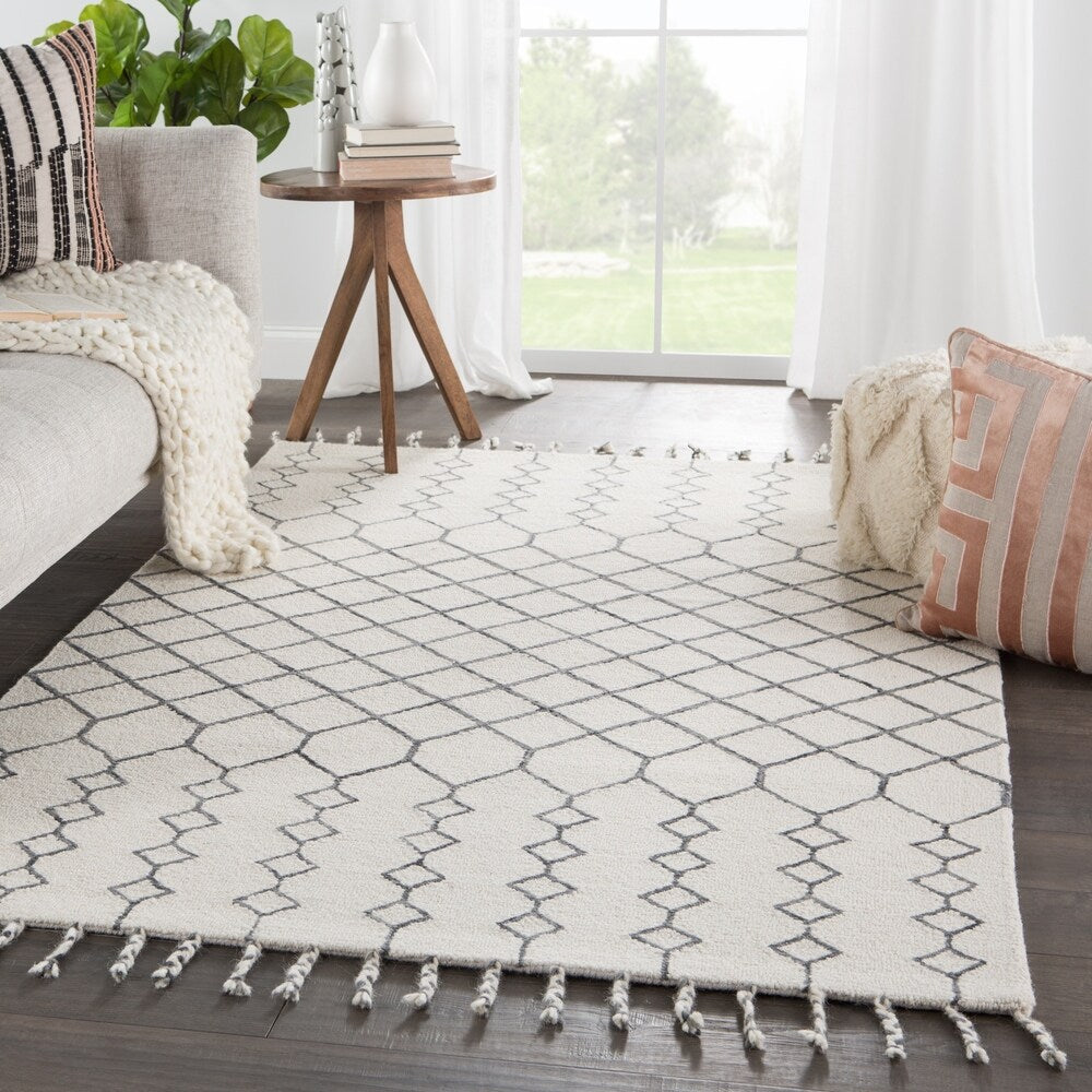 The Curated Nomad Iri Handmade Varied Trellis Ivory/ Gray Area Rug