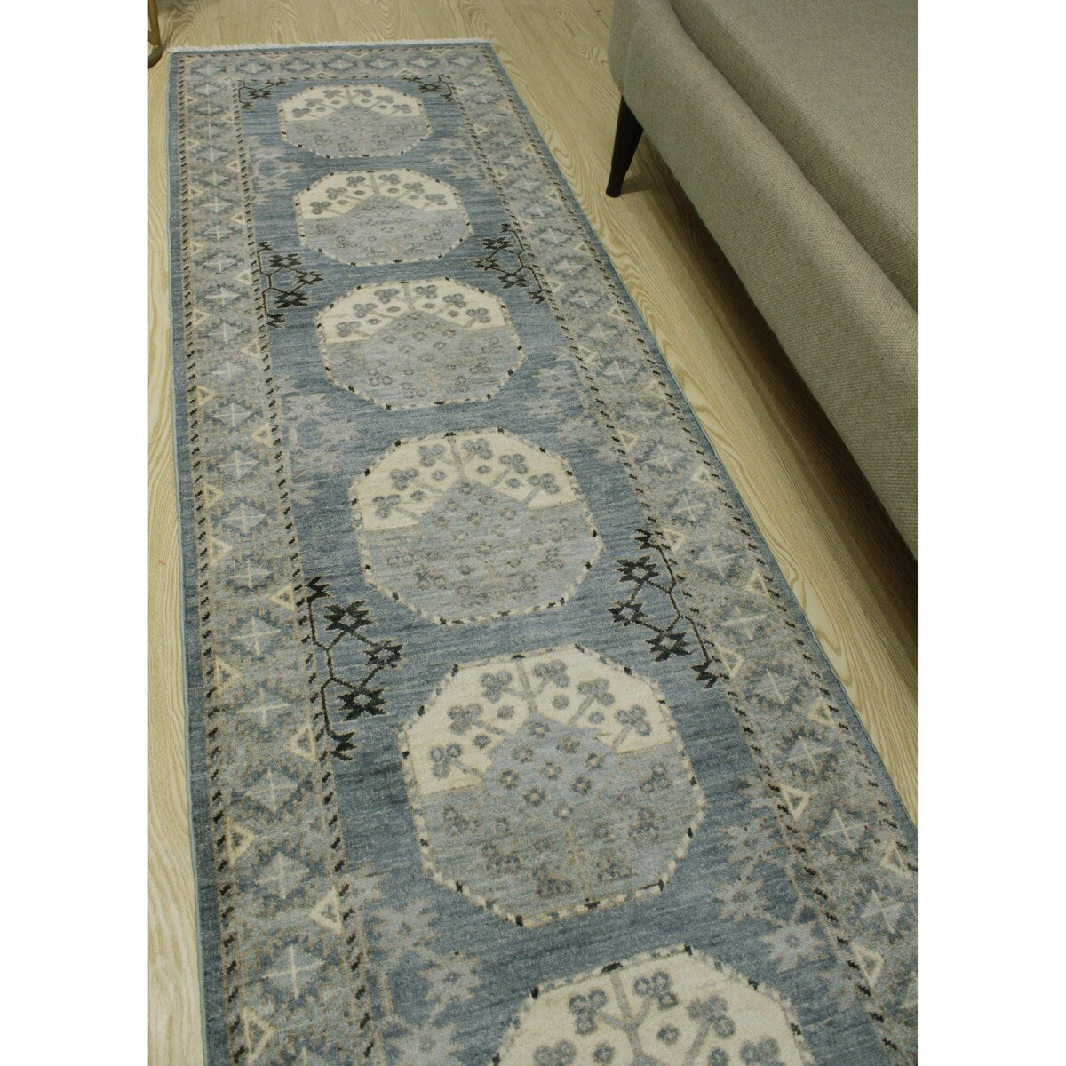 Noori Rug Fine Chobi Albia Grey/Ivory Runner - 2'7" x 9'10"