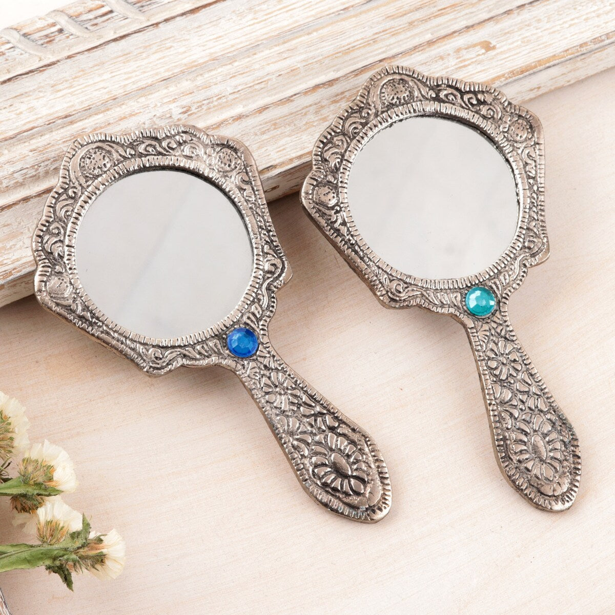 Novica Handmade Princess Of Delhi Aluminum Hand Mirrors (Pair) - Silver
