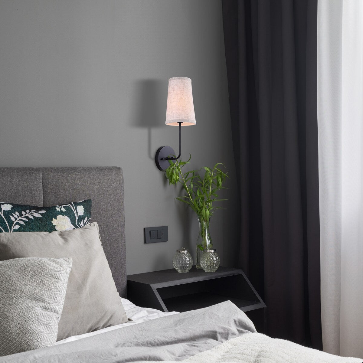 Oakly 1 Light Sconce