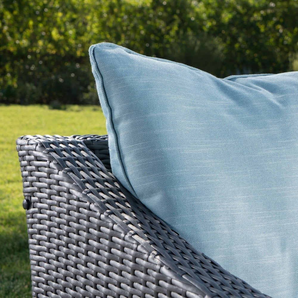 Christopher Knight Home Outdoor Antibes 4-piece Wicker Chat Set with Cushions