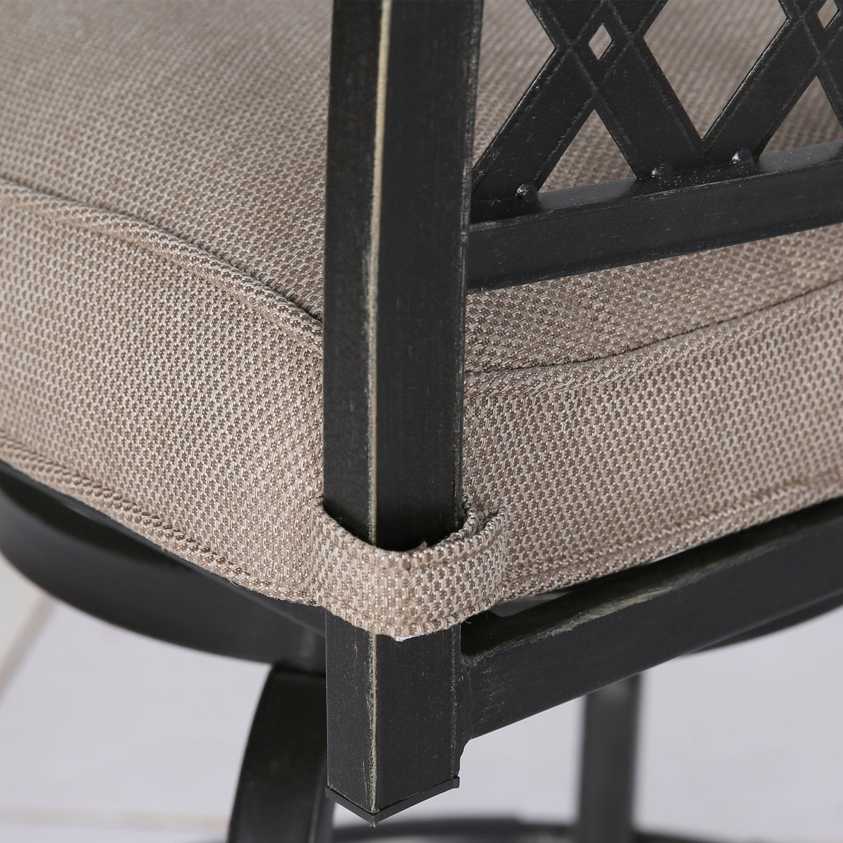 Outdoor Counter Swivel Bar Stools, Patio Chairs with Seat Cushion