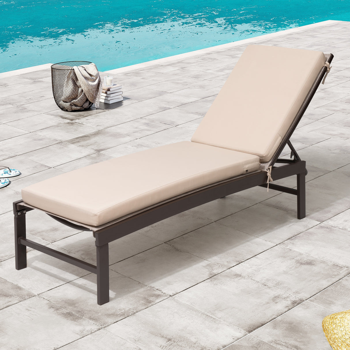 Outdoor Patio Cushioned Lounge Chair Aluminum Adjustable Sun Lounger with Thick Cushion