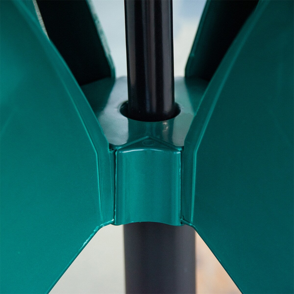 Outsunny Round Plastic Patio Table with Umbrella Hole,Dining Table