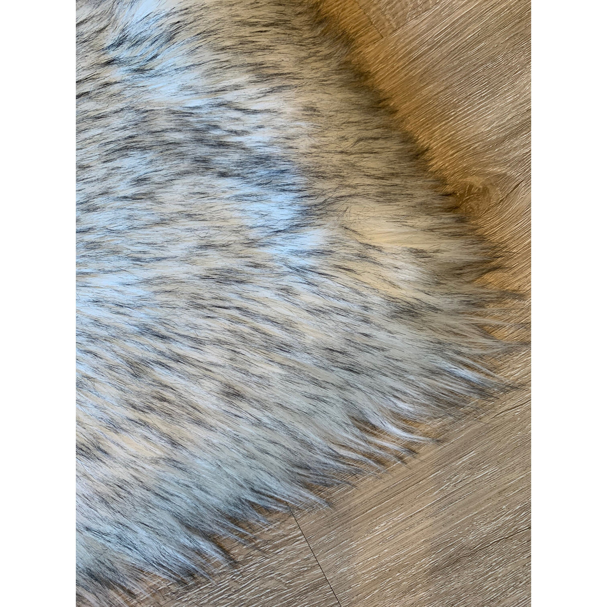 Ovella Home Premium Luxurious Faux Sheepskin 6-Pelt Plush Shag Area Rug - 6' x 6' - 6' x 6'