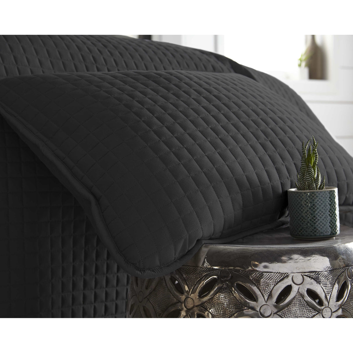 Vilano Oversized 3 piece Quilt Set by Southshore Fine Linens