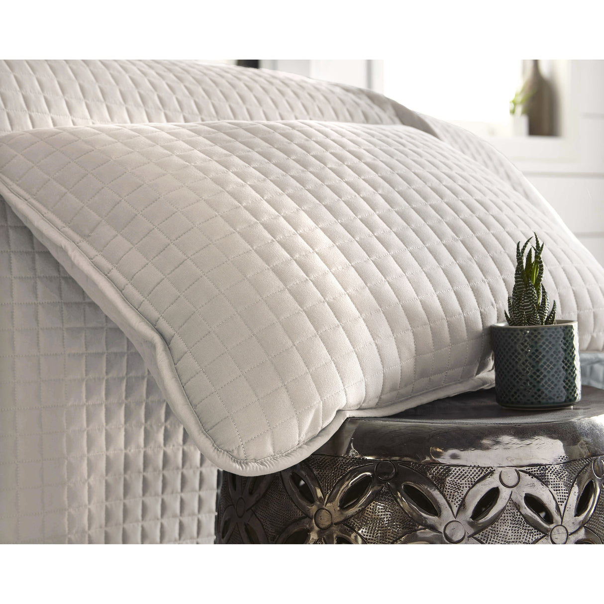 Vilano Oversized 3 piece Quilt Set by Southshore Fine Linens