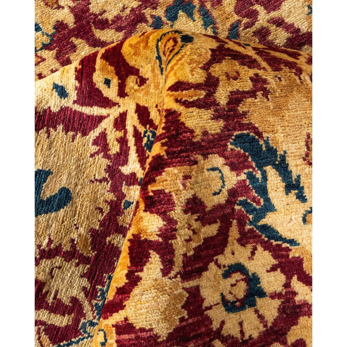 Overton Handknotted Wool Traditional Oriental Red Area Rug - 6' x 9'