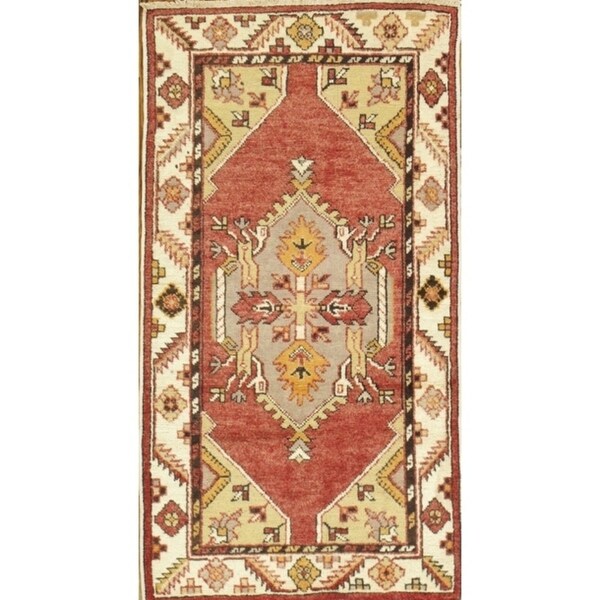 Pasargad Antique Coral/Beige Sivas Collection Hand-Knotted Wool Rug (2' 5" X 4' 8") - 2' x 5'