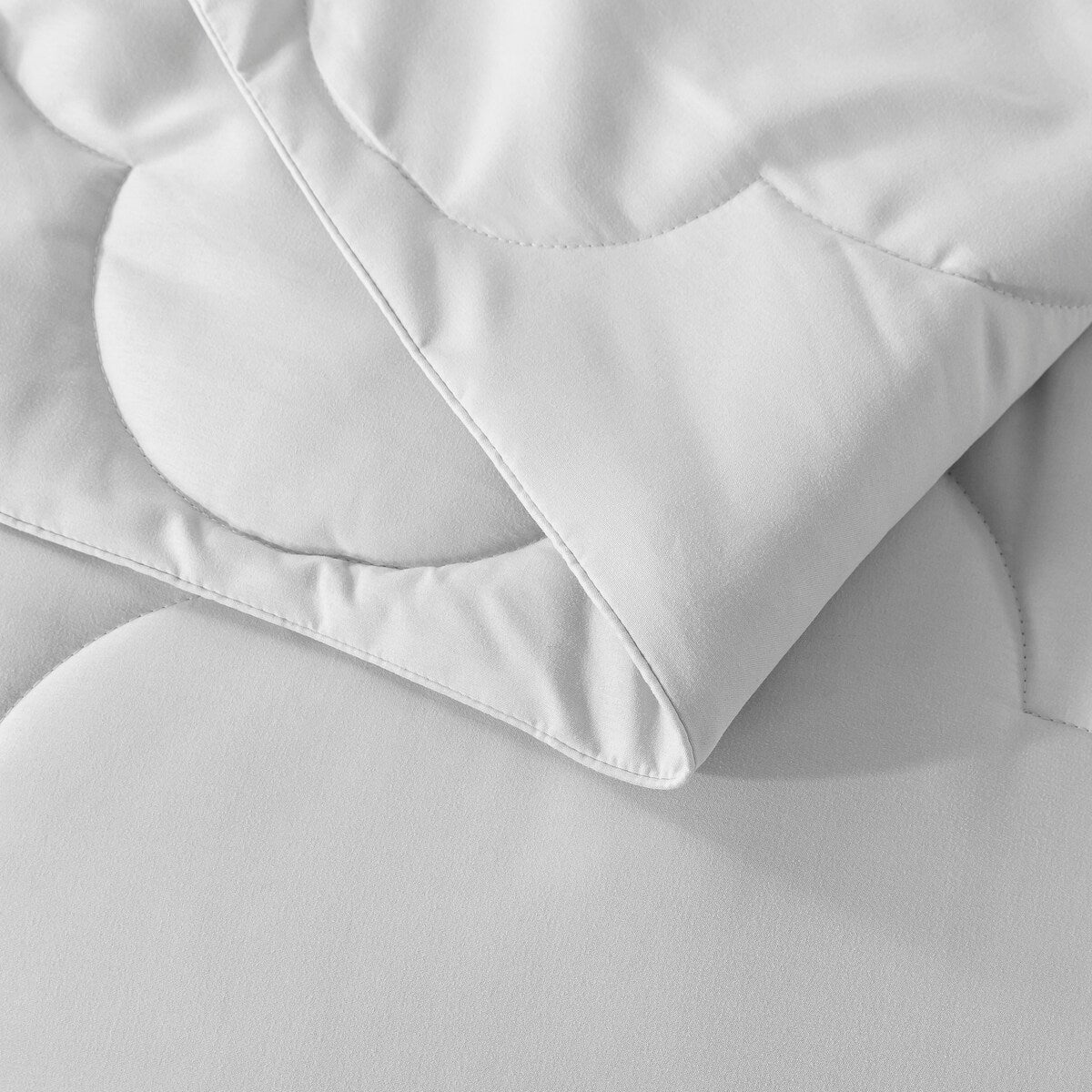 Pendant Down Alternative Comforter