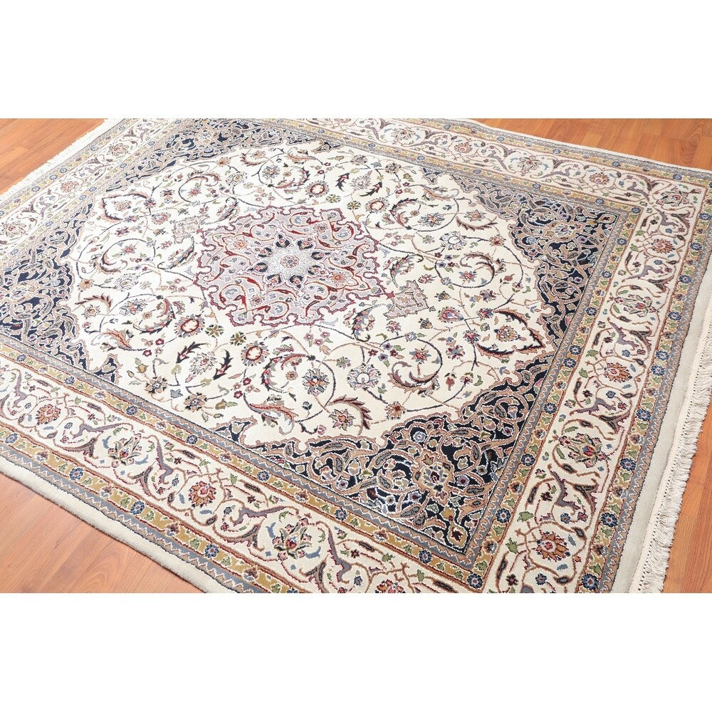 Nain Hand Knotted Wool & Silk Indo Persian Oriental Area Rug (6'6"x8') - 6'6" x 8'