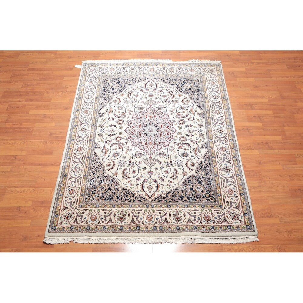 Nain Hand Knotted Wool & Silk Indo Persian Oriental Area Rug (6'6"x8') - 6'6" x 8'