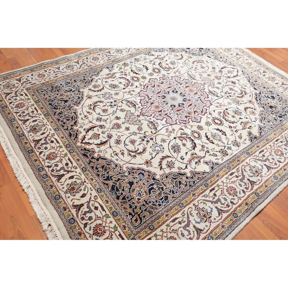 Nain Hand Knotted Wool & Silk Indo Persian Oriental Area Rug (6'6"x8') - 6'6" x 8'