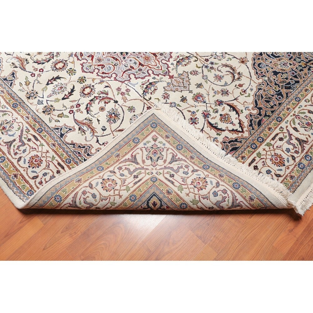 Nain Hand Knotted Wool & Silk Indo Persian Oriental Area Rug (6'6"x8') - 6'6" x 8'