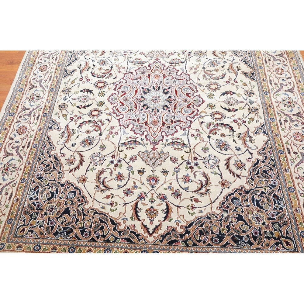 Nain Hand Knotted Wool & Silk Indo Persian Oriental Area Rug (6'6"x8') - 6'6" x 8'