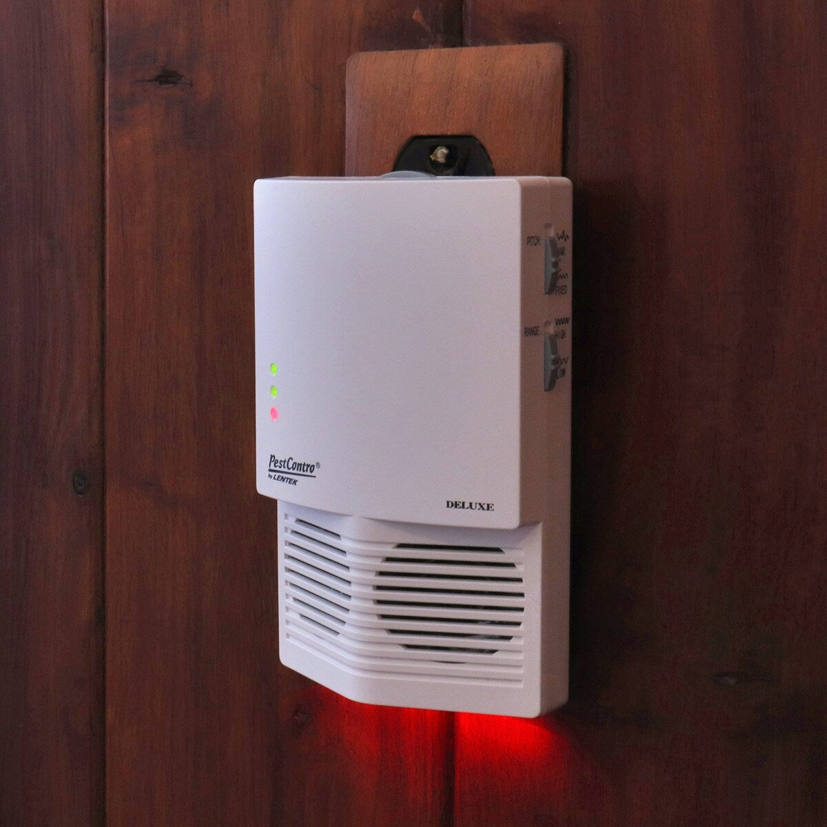 PestContro Deluxe Ultrasonic Rodent Repeller With Night Light