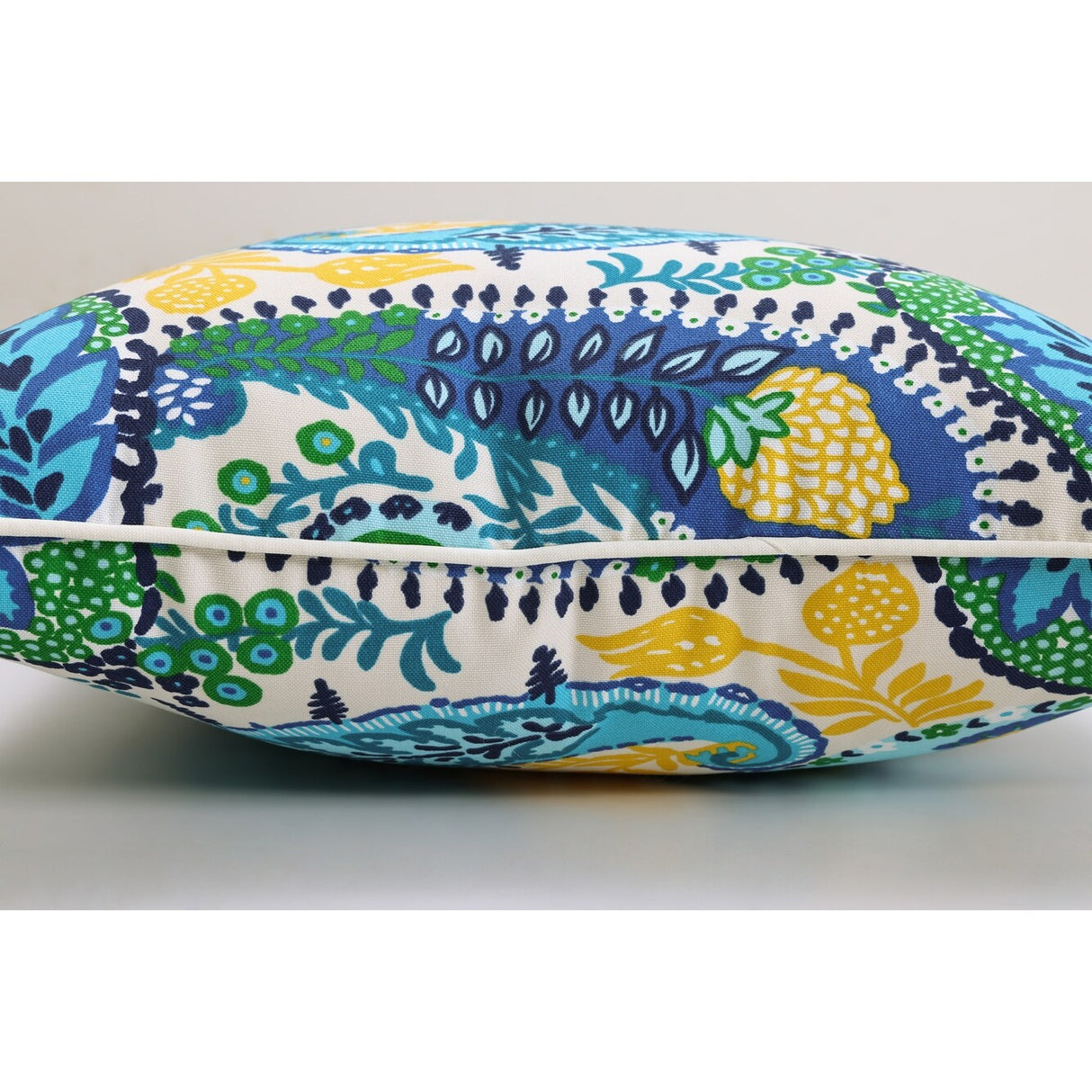 Pillow Perfect Outdoor Amalia Paisley Blue Throw Pillow (Set of 2)