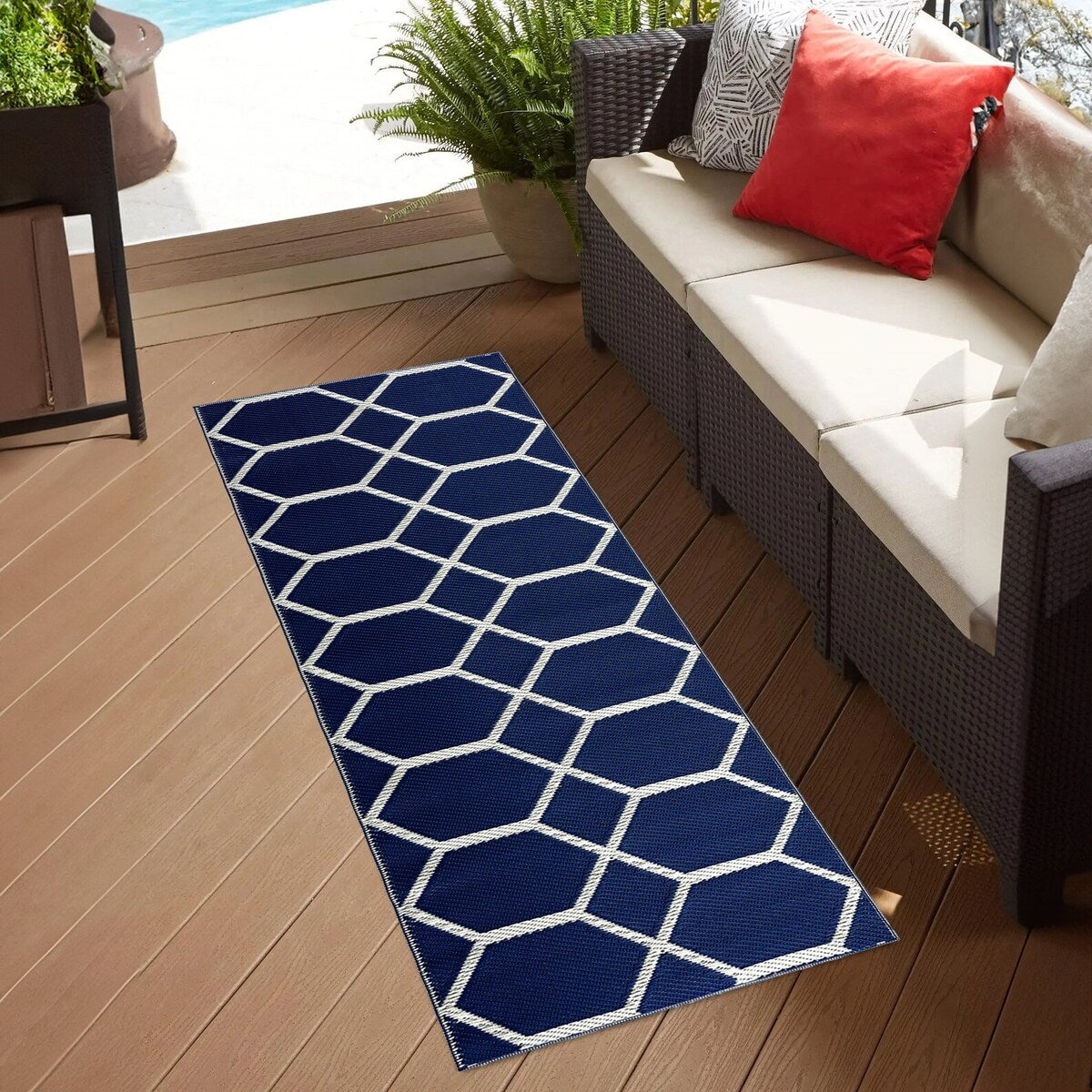 Playa Rug Outdoor Recycled Reversible Plastic Folded Mat/Rug Milan Collection Lightweight & Weather, Water and UV Resistant