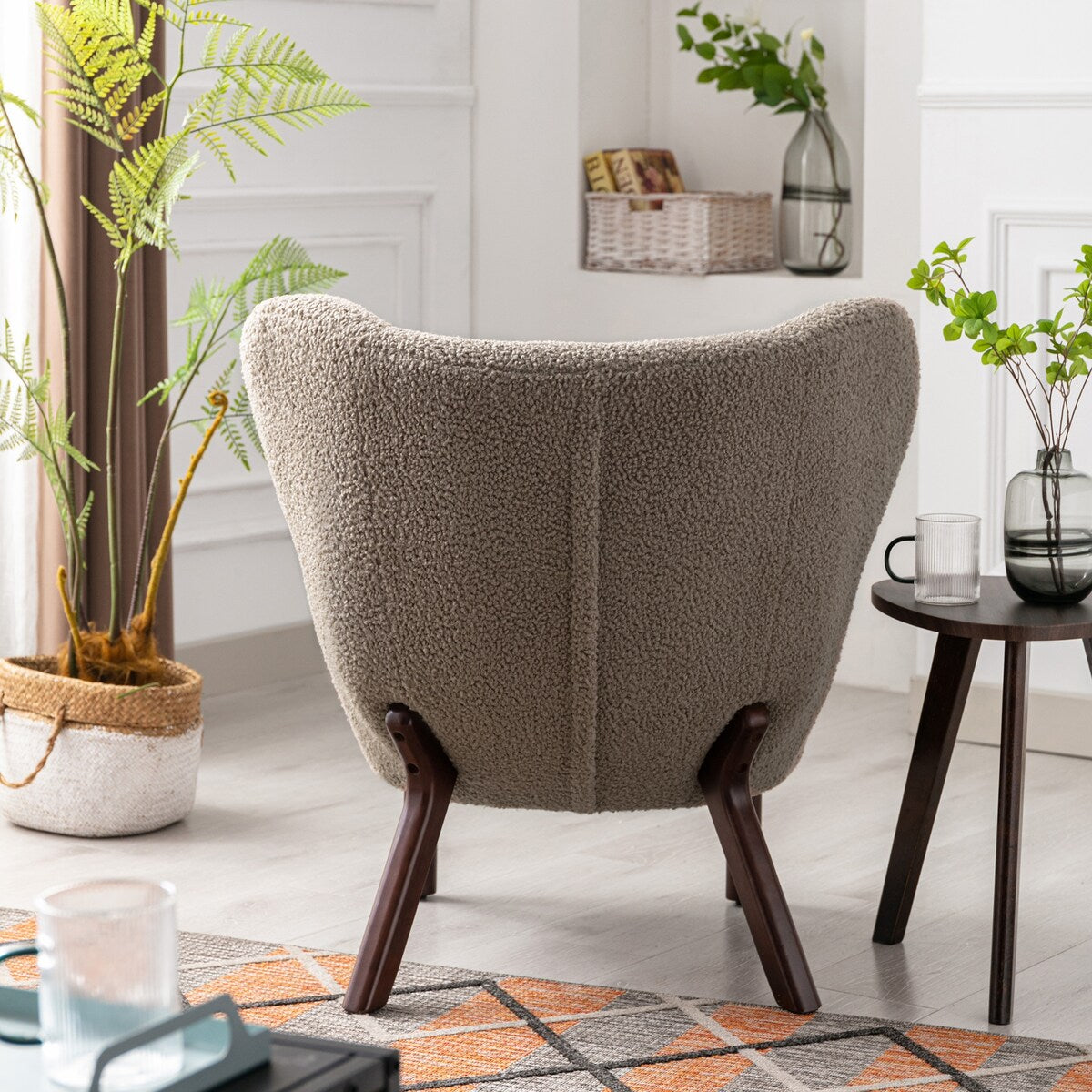 Plush Sherpa Wingback Accent Chair: Modern Design with Tufted Details, Cozy and Soft, Sturdy Solid Wood Legs