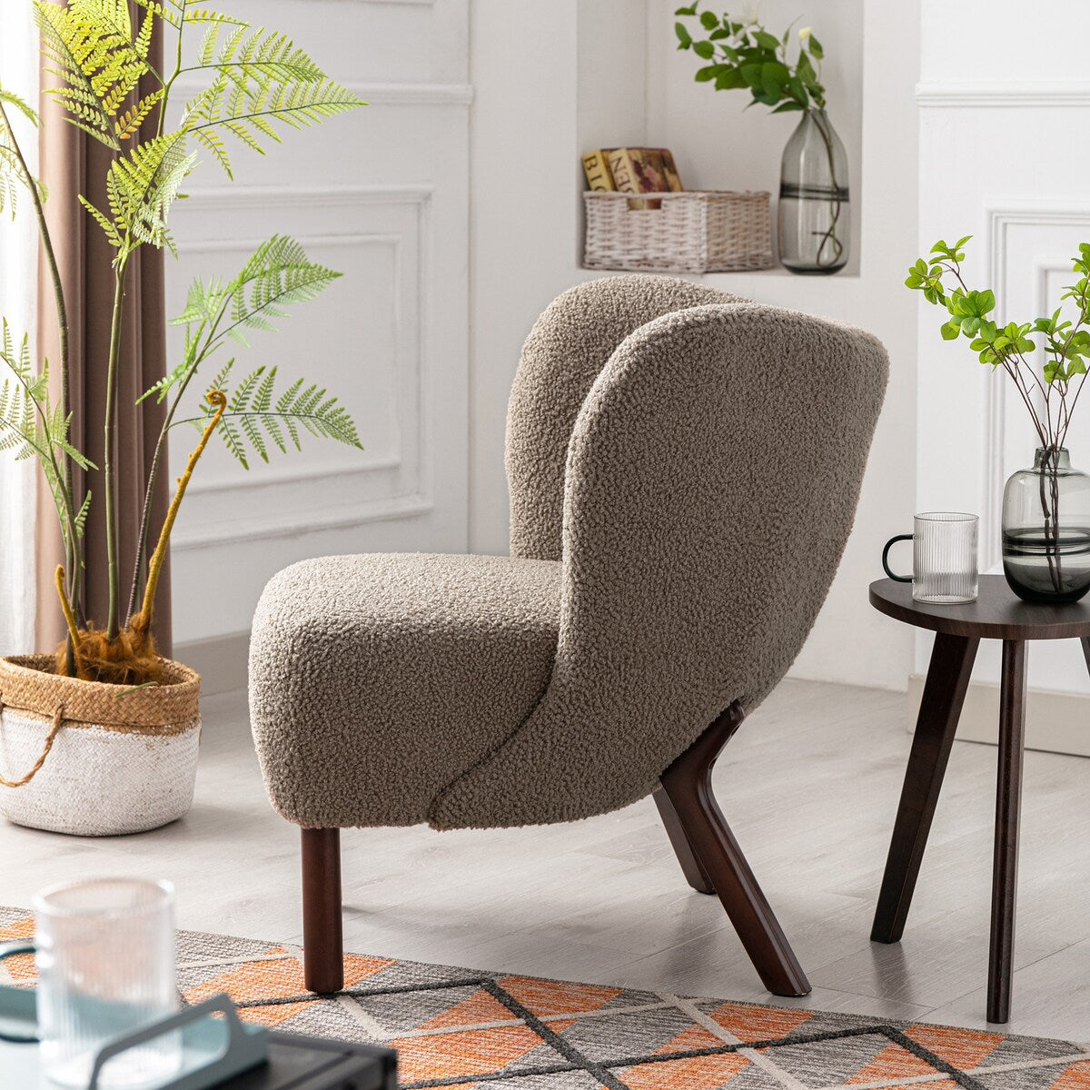 Plush Sherpa Wingback Accent Chair: Modern Design with Tufted Details, Cozy and Soft, Sturdy Solid Wood Legs